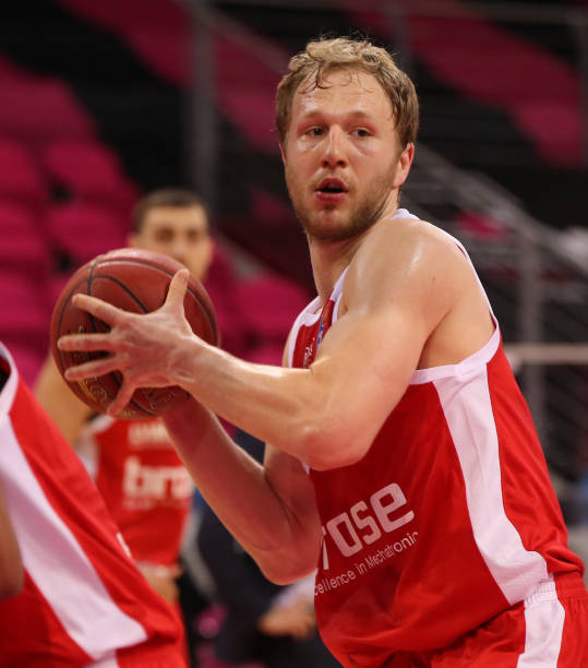 轻球员积极 轻球员积极