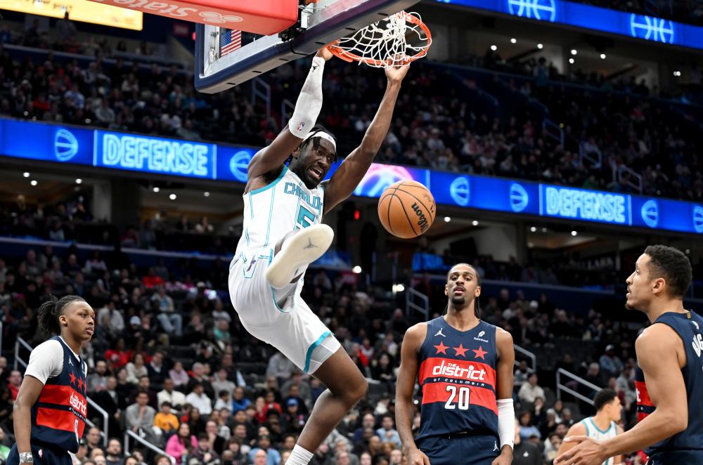 足球比赛中 足球比赛中